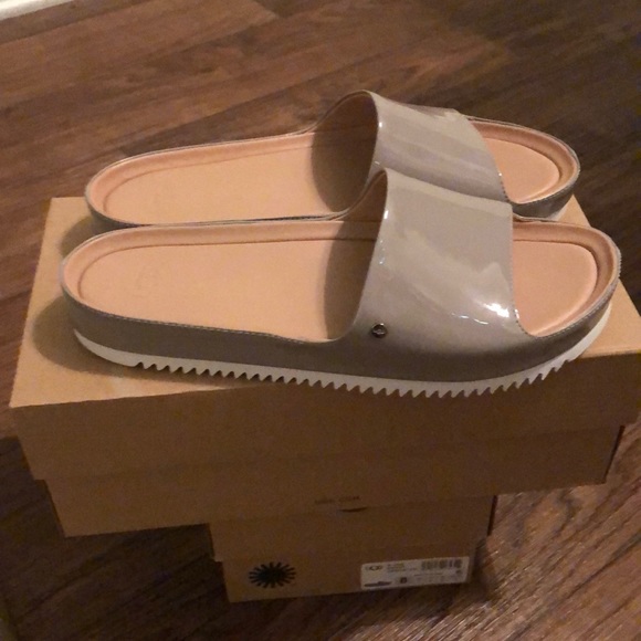 ✨New✨ UGG Jane Patent Sandal - Picture 6 of 9